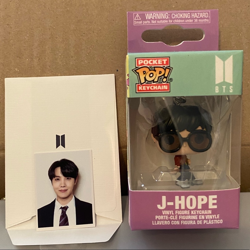 🆕BTS J-HOPE Funko Pop Keychain and ID photo